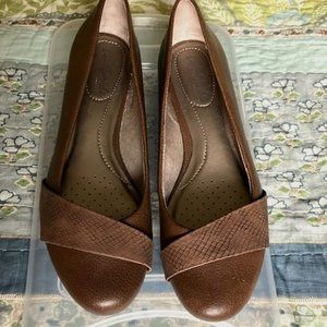 WOMENS BROWN 'LIFE STRIDE' SHOES (NEW)